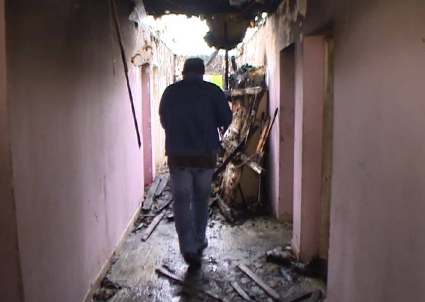 Požar u baraci kolektivnog centra