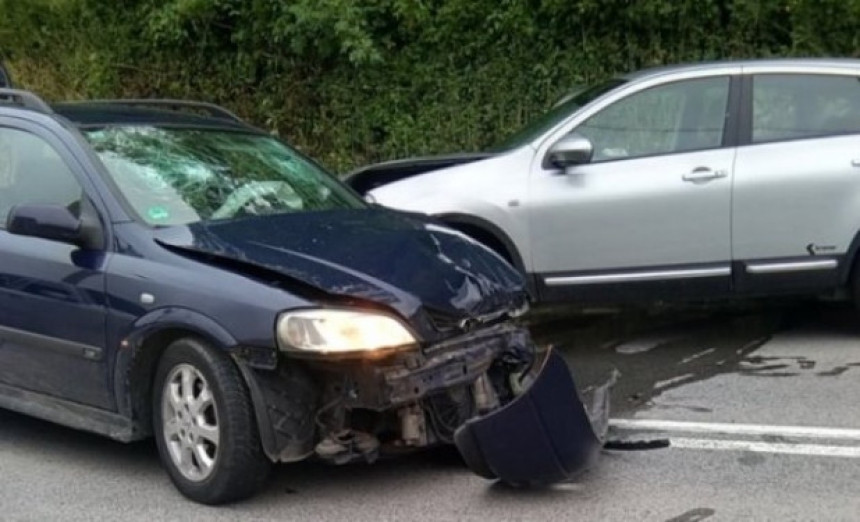 Još jedna saobraćajka na putu Banjaluka - Mrkonjić Grad