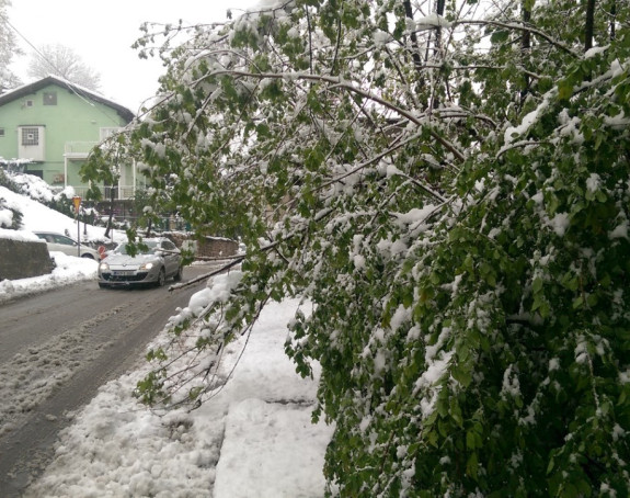 Snijeg ponovo pada u Sarajevu