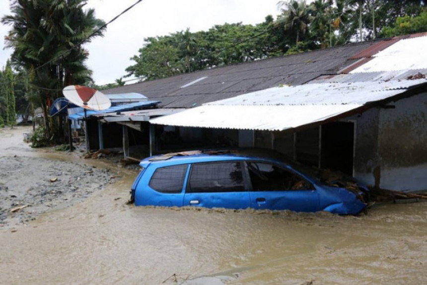 U poplavama poginulo 29 ljudi
