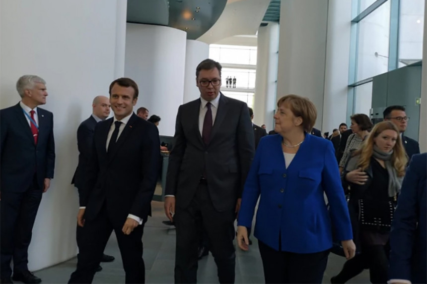 Меркел: Неће бити доношења одлука