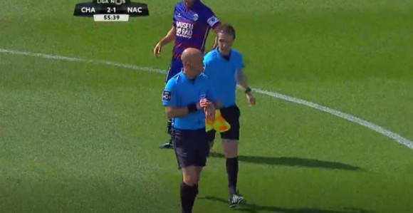 Video: Kolega, prekidaj meč, moram u WC!