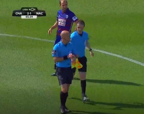 Video: Kolega, prekidaj meč, moram u WC!