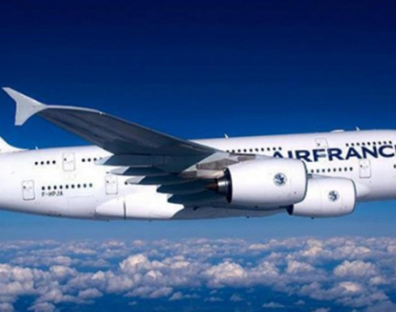 Hirurg operisao putnika u avionu