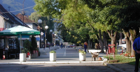 Bratunac: Napali 3 policajca