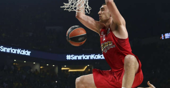 Pirej u transu: Milutinov maljem izudarao PAO!