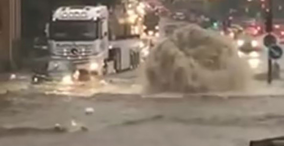 Voda ruši zgrade i kuće u Njemačkoj