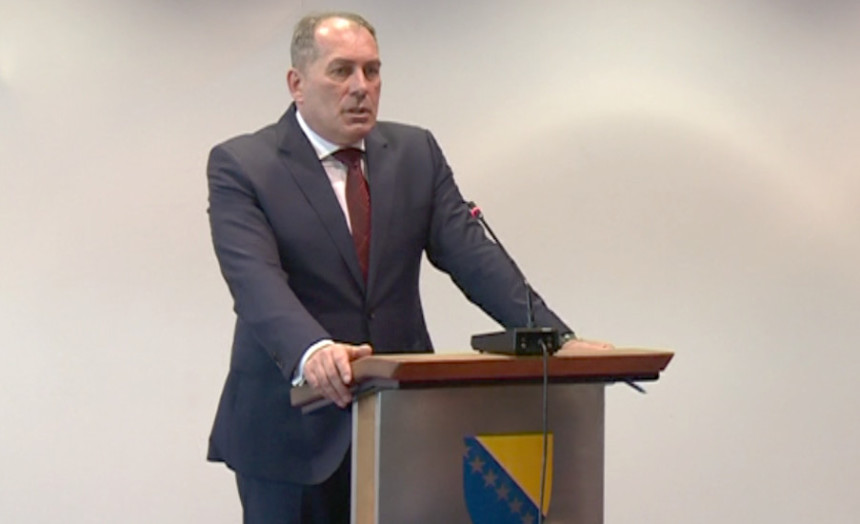 Pokazaću papire o Dodikovom švercu