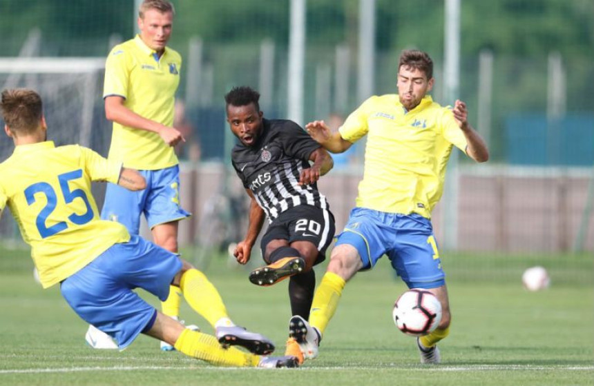 Video - Test: Partizan promašivao i izgubio!