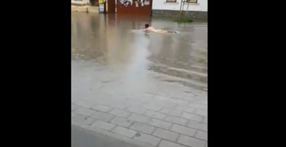 Stanovnik Futoga plivao u poplavi