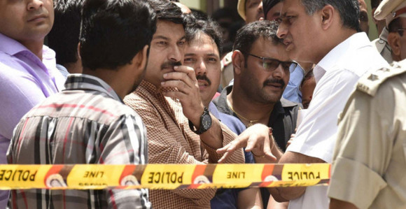 Srušio se zid, 16 poginulih