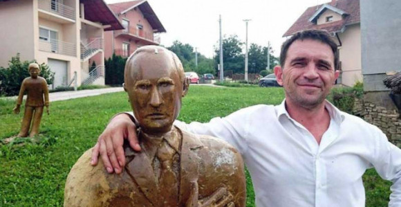 Banjalučanin napravio Putina od blata