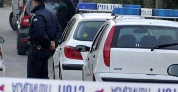 Polio se benzinom i prijeti da će se zapaliti