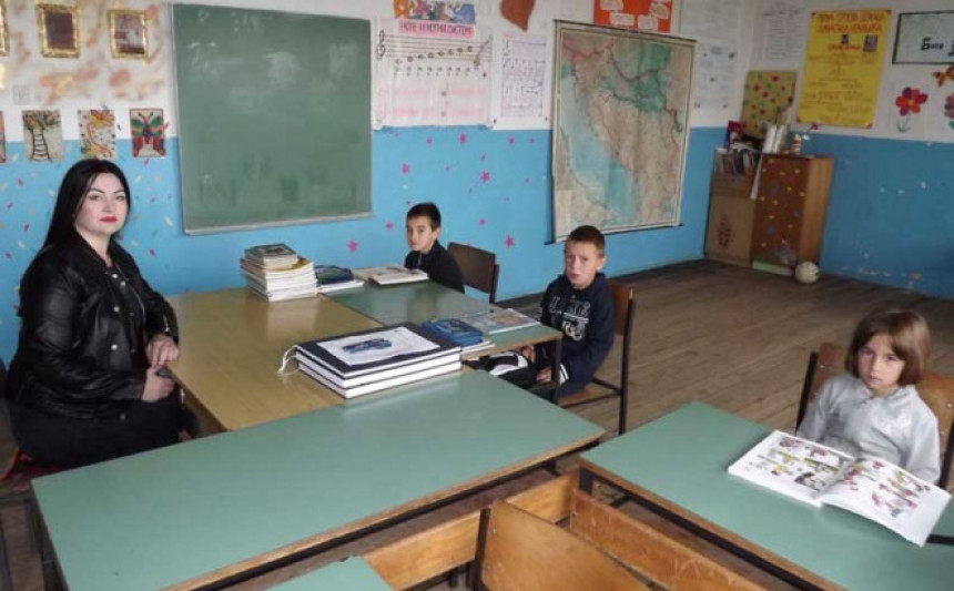 Утихнуло звоно школе у Прелову