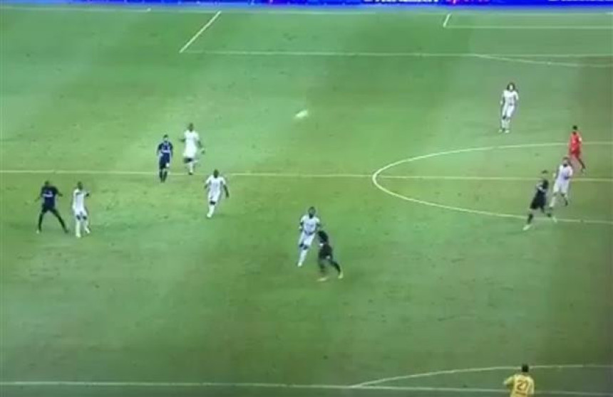 Video: Već imamo najbizarni autogol sezone!
