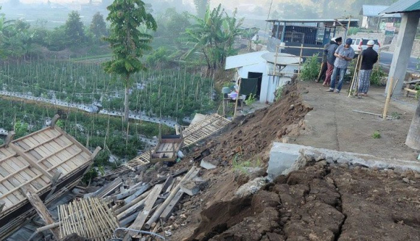 Zemljotres: Deset osoba stradalo