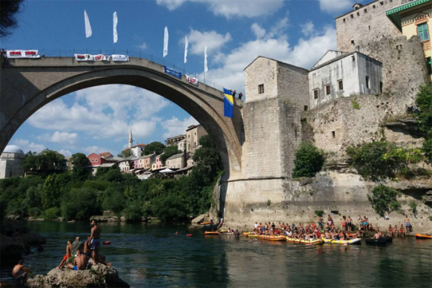 Mostar: Laste sa Starog mosta