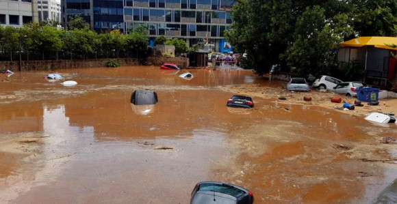 Poplave i 100 poziva u pomoć
