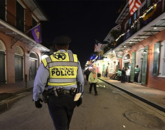 SAD: Pucnjava u tržnom centru