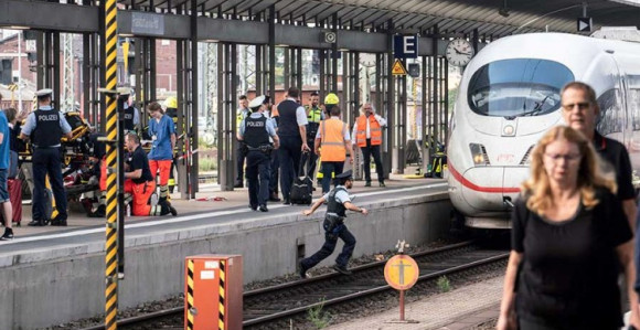 Frankfurt: Dijete gurnuo pod voz