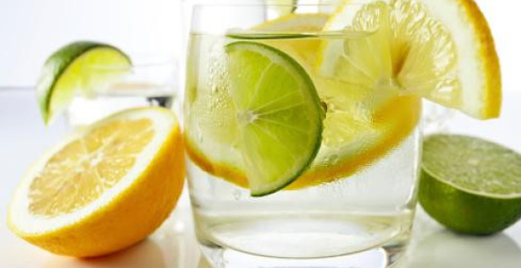 Nikada nemojte stavljati krišku limuna u piće