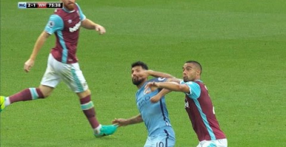 Video: Aguero propušta derbi Mančestera zbog brutalnog lakta?!