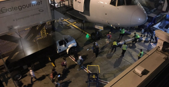 Pucnji na aerodromu, putnici bili evakuisani