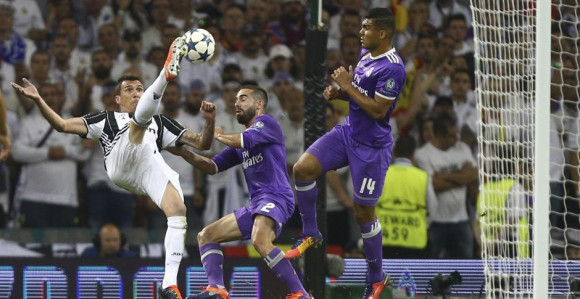 Video: Ovo je gol sezone u LŠ - Mario Mandžukić!