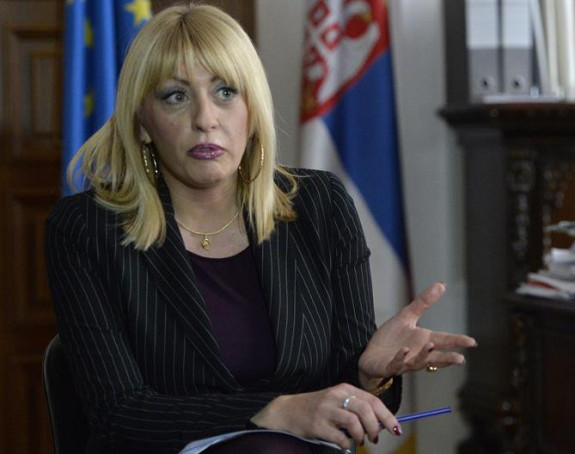 Реториком се не граде односи