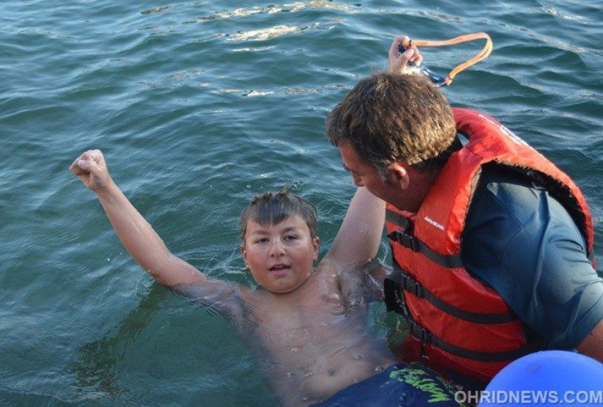 Dječak preplivao Ohridsko jezero 