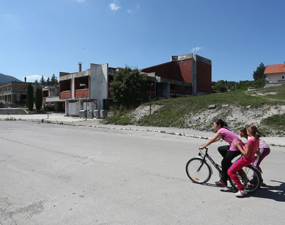 Ostalo samo mrtvo slovo na papiru
