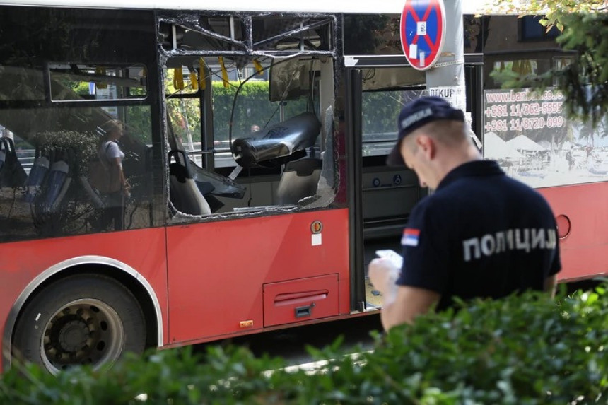 Beograd: Sudar dva GSP autobusa i četiri automobila