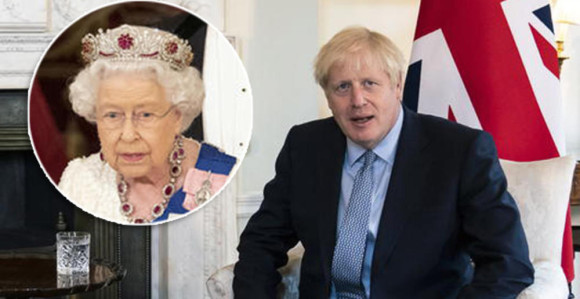 Kraljica podržala Borisa Džonsona, građani ogorčeni