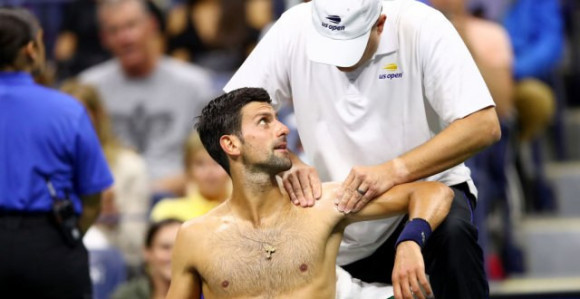 Novak o ramenu: Muči me neko vrijeme!