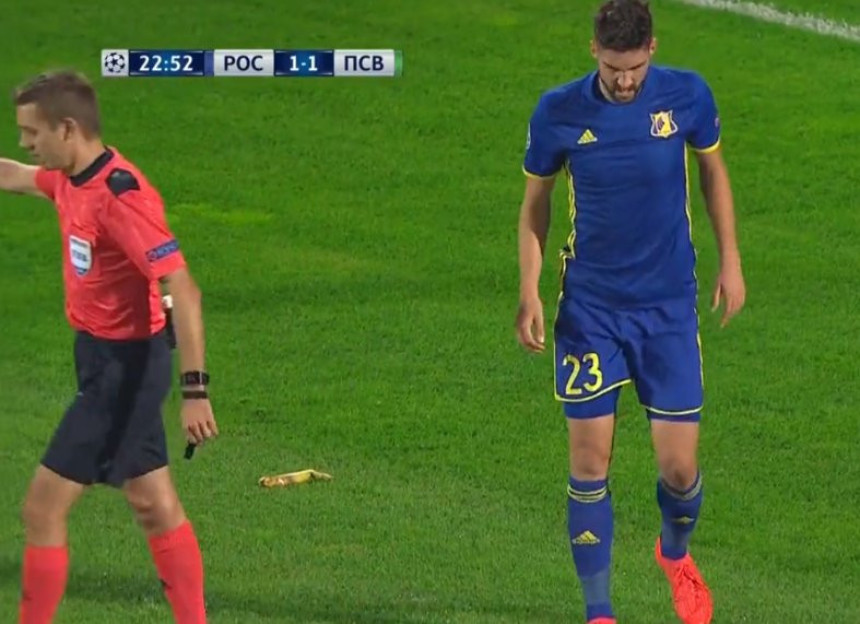 UEFA: Rostov u problemu zbog banane na terenu!