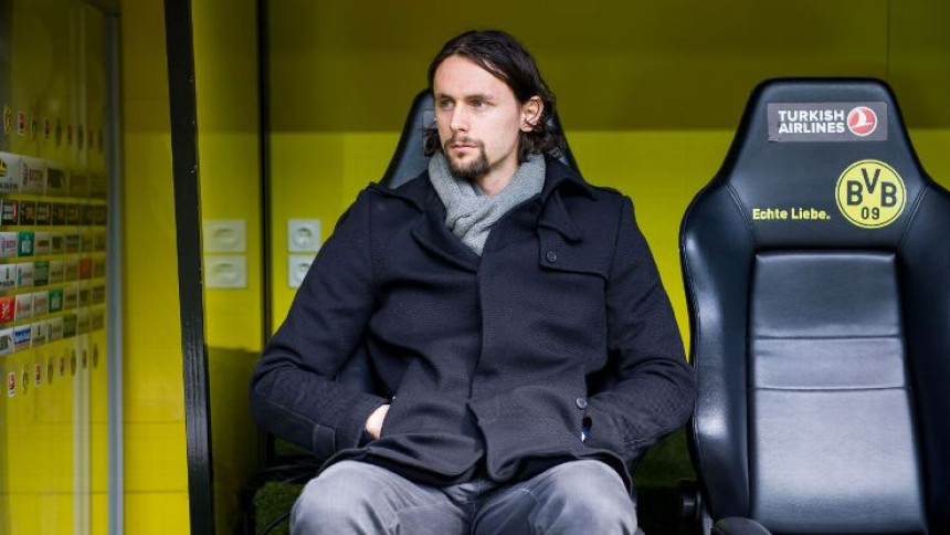 Subotić ponovo na terenu... Sa rebrom manje!
