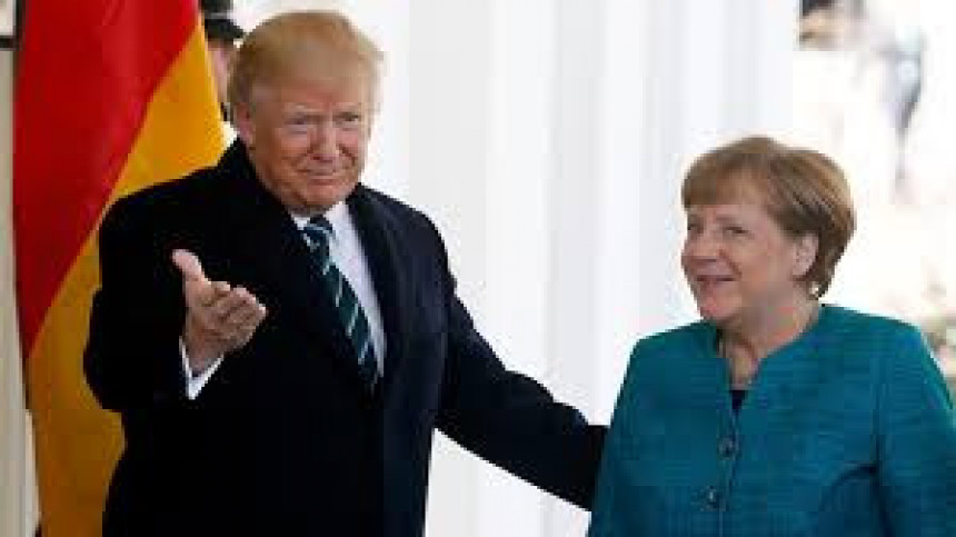 Tramp čestitao Merkelovoj 