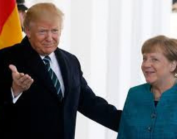 Tramp čestitao Merkelovoj 