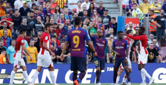 ŠPA: Mesi spasilac Barse sa klupe!