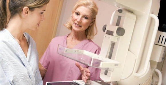 Хирурзи: Мамографија је штетна за жене