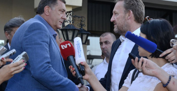 Dodik prihvatio dva od tri Bakirova zahtjeva