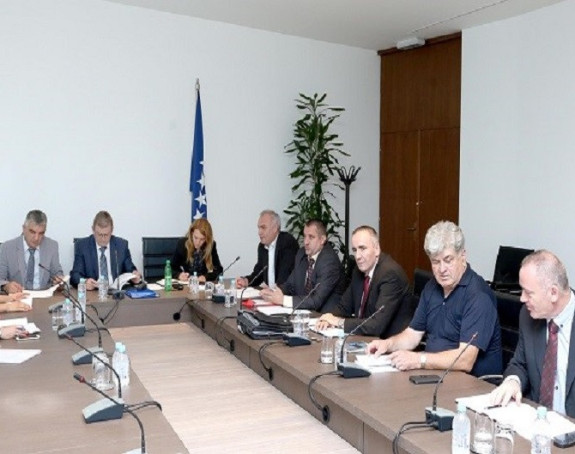 Neviđeno: Nezavisni, a u službi politike