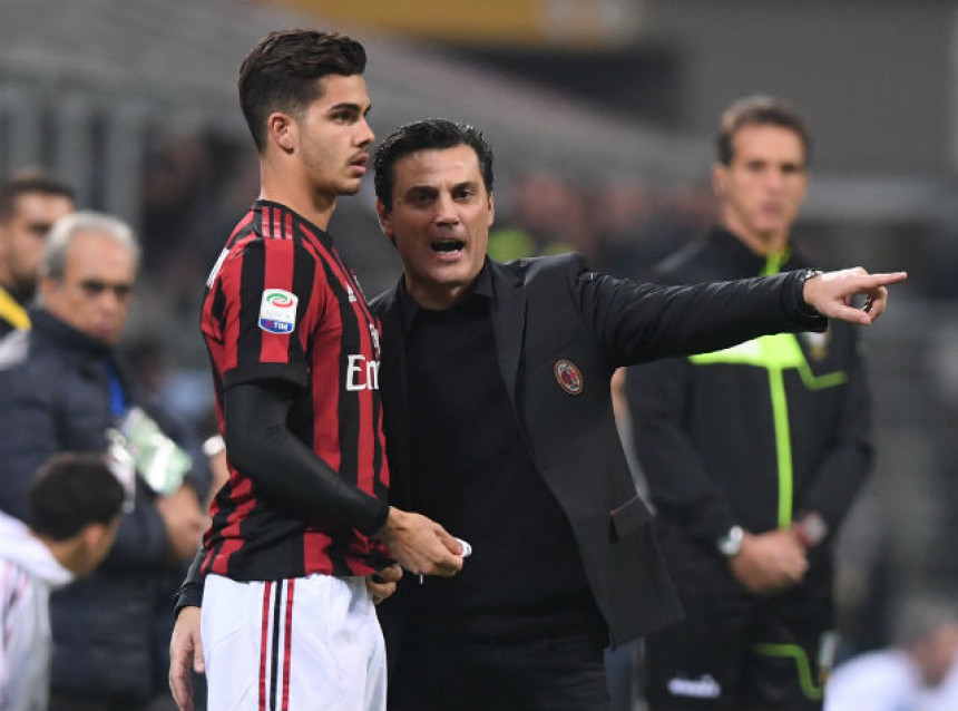 Два нова кандидата за тренера Милана!