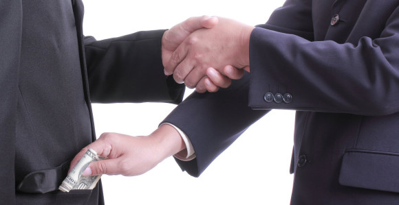 Niko ne istražuje političku korupciju