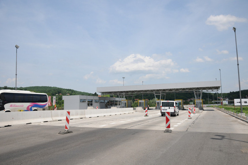 Uklonjene sporne naplatne kućice