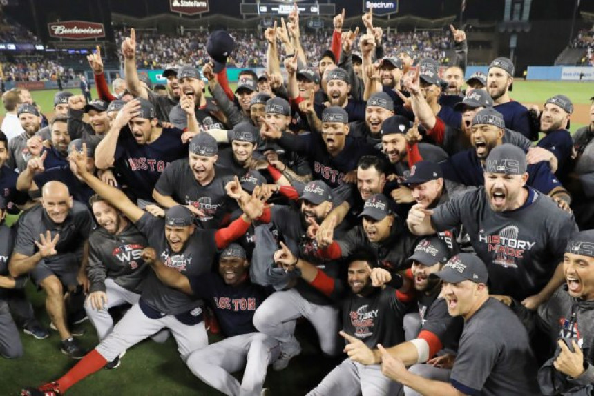 Доминирају бејзболом - Бостон Ред Сокси освојили Свјетску серију!