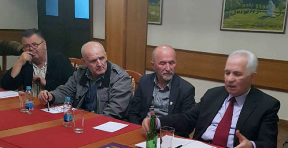 Krajišnik nudi posredovanje izmedju SDS i SNSD-a!?