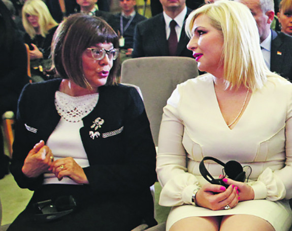 Nove prozivke i kritike u SNS-u