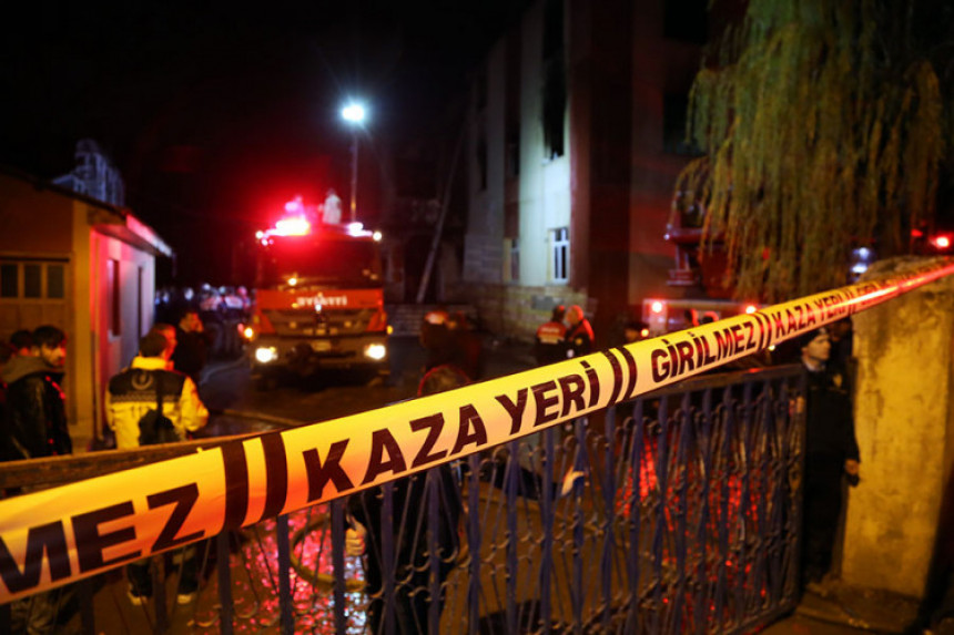 Турска: 12 мртвих у пожару, већином дјеце