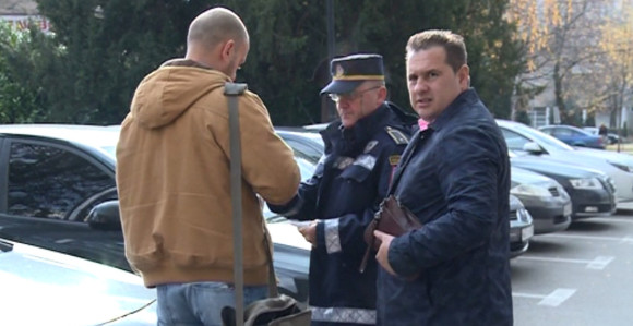 Suspendovan iz Vlade jer je napao novinara